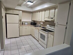 3186 Via Poinciana in Greenacres, FL - Building Photo - Building Photo