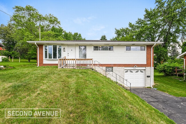 642 Garden City Dr