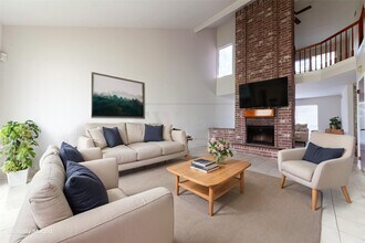 1722 Foxlake Dr in Houston, TX - Building Photo - Building Photo