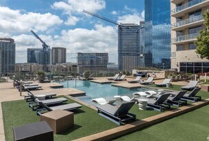 1700 Cedar Springs Rd in Dallas, TX - Building Photo