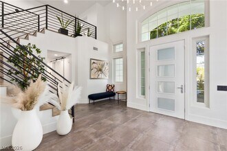 9301 St James Cir in Las Vegas, NV - Building Photo - Building Photo