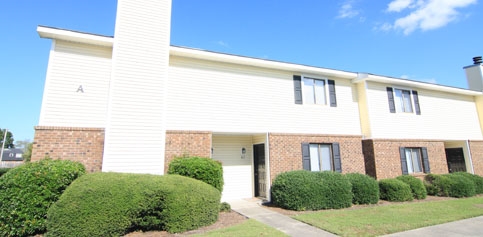 Cannon Court in Greenville, NC - Building Photo