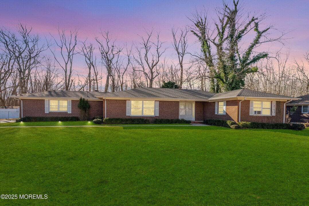 404 Brookside Ave in Ocean Township, NJ - Building Photo