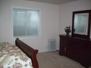 3570 E Wasatch Hills Ln in Cottonwood Heights, UT - Building Photo - Building Photo