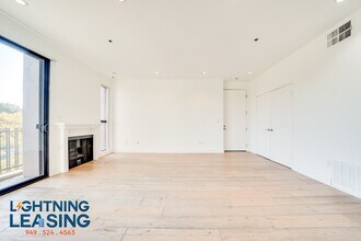 8811-8812 Burton Way in West Hollywood, CA - Building Photo - Building Photo