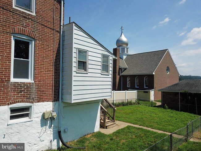 111 Hope Ave in Coatesville, PA - Building Photo - Building Photo