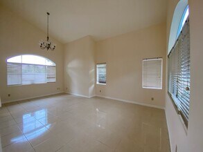 4833 Seascape Dr in Oceanside, CA - Building Photo - Building Photo