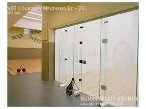 2402 Courtney Meadows Ct in Tampa, FL - Building Photo - Building Photo