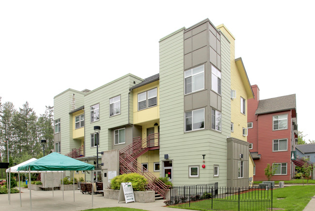 Campus Corner Apartments in Auburn, WA - Building Photo - Building Photo