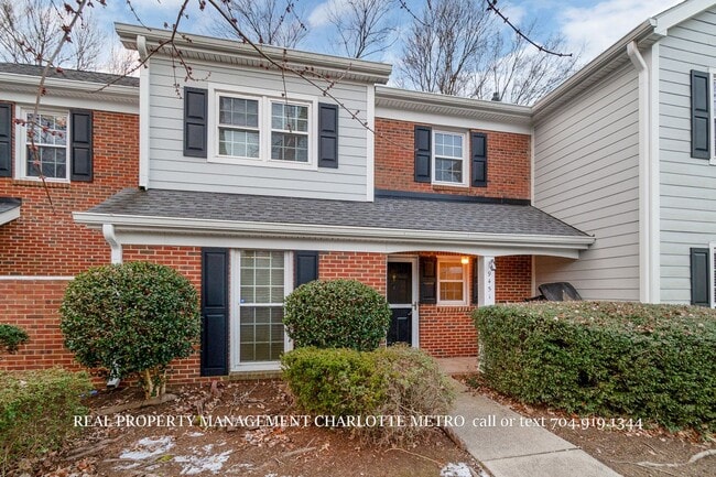 9451 Kings Falls Dr in Charlotte, NC - Building Photo - Building Photo