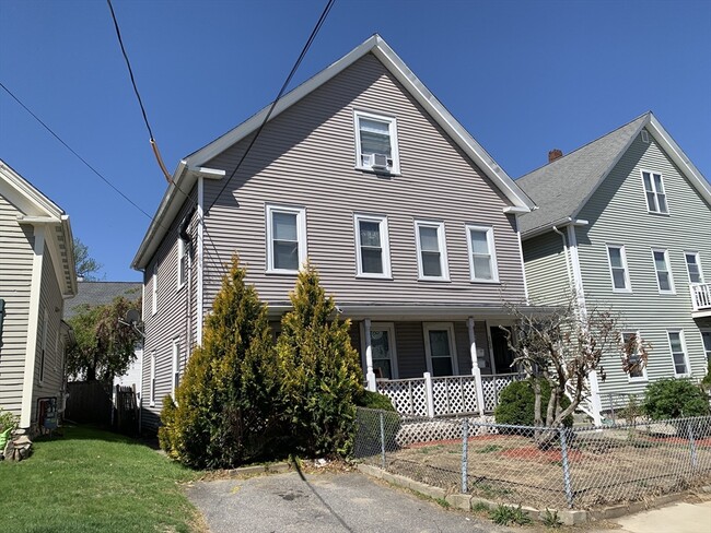 103 Howe St in Marlborough, MA - Building Photo - Building Photo