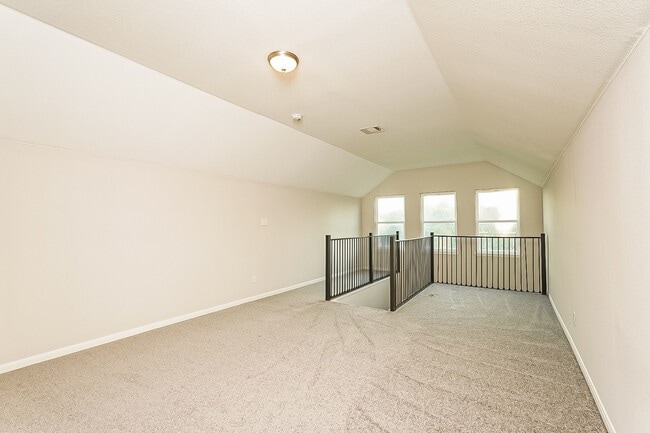 10208 Jessalyn Lane
