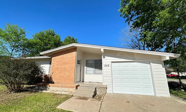 property at 2618 Goliad St