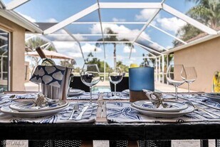 929 Marble Dr in Naples, FL - Building Photo