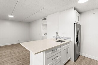 507 Meadows Cir in Boynton Beach, FL - Building Photo - Building Photo