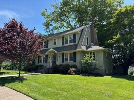 194 Shewell Ave in Doylestown, PA - Building Photo