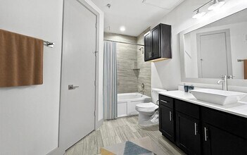 2727 Brazos St in Houston, TX - Building Photo - Building Photo