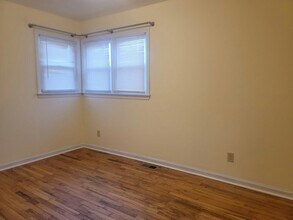 5733 E Skinner St in Wichita, KS - Building Photo - Building Photo