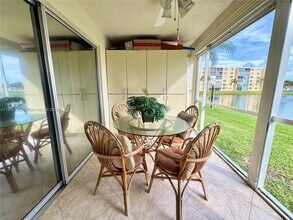 200 SE 5th Ave in Dania Beach, FL - Building Photo - Building Photo