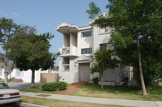 331 Irving Ave in Glendale, CA - Building Photo - Building Photo