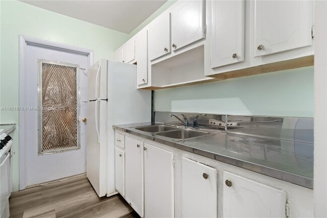 1420 Atlantic Shores Blvd in Hallandale Beach, FL - Building Photo - Building Photo