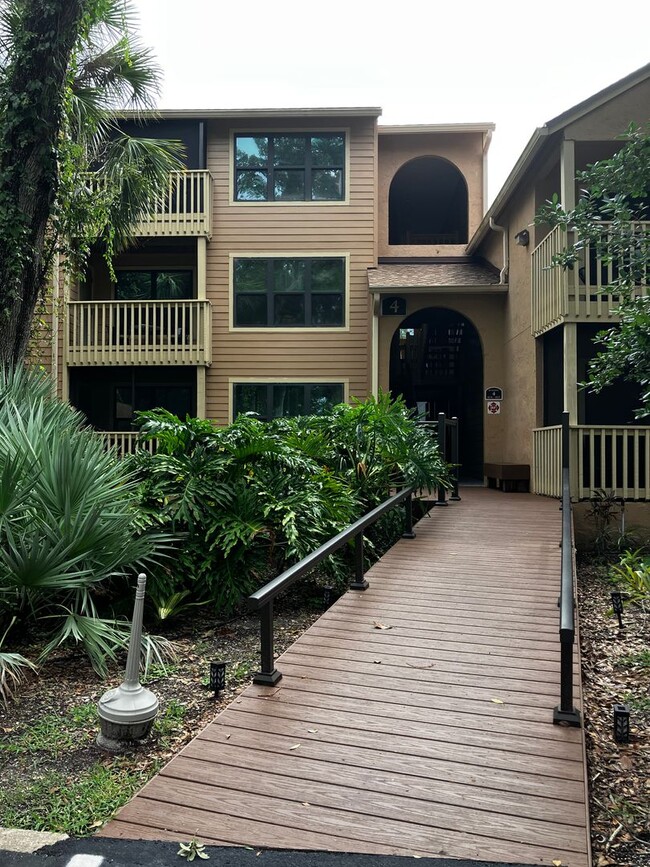 property at 1401 S Palmetto Ave