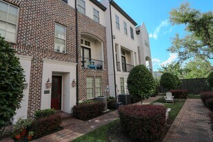 2033 Fannin Station N in Houston, TX - Building Photo