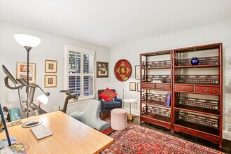 3293 Sutton Pl NW in Washington, DC - Building Photo - Building Photo