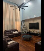 10000 Nanak Dr in Sugar Land, TX - Building Photo