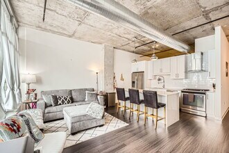 50 E 16th St in Chicago, IL - Building Photo - Building Photo