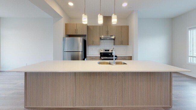 787-787 Lewis Greens Dr NW in Edmonton, AB - Building Photo - Building Photo