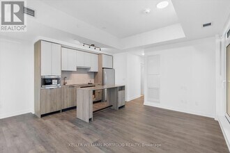 1007 The Queensway in Toronto, ON - Building Photo - Building Photo