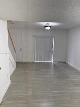7993 NW 7th St in Miami, FL - Building Photo - Building Photo