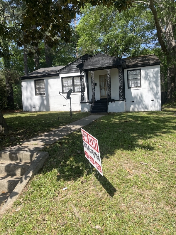 4835 Maplewood Dr in Jackson, MS - Building Photo - Building Photo