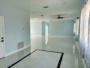 3620 43rd Ave N in St. Petersburg, FL - Building Photo - Building Photo