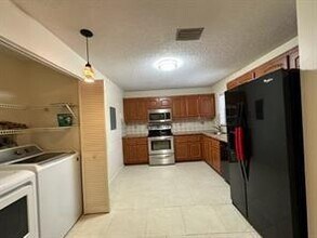 9649 Riverside Dr in Coral Springs, FL - Building Photo - Building Photo