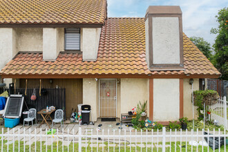 12122 Ferris Rd in El Monte, CA - Building Photo - Building Photo