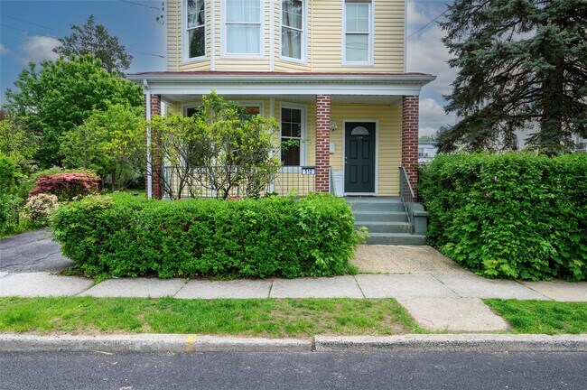 512 Fourth Ave in Pelham, NY - Building Photo - Building Photo