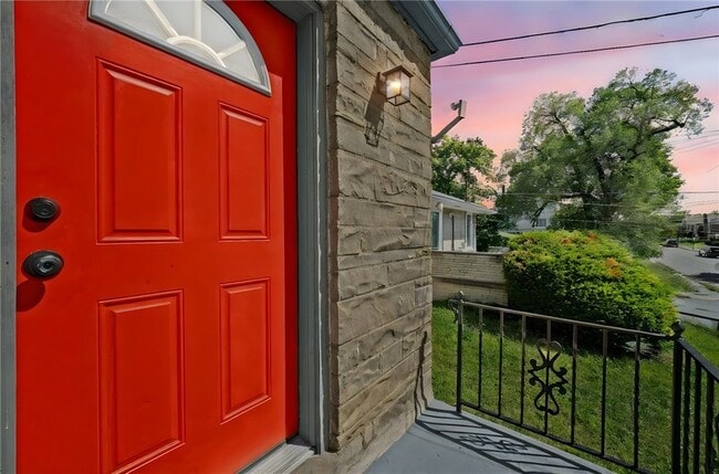 505 Wylie Ave in Clairton, PA - Foto de edificio - Building Photo