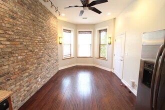 1744 W Augusta Blvd in Chicago, IL - Building Photo - Building Photo