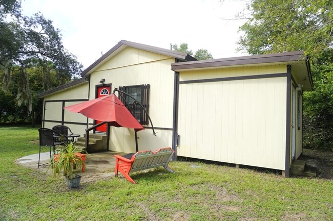 1420 Carol Lee St in Daytona Beach, FL - Building Photo - Building Photo