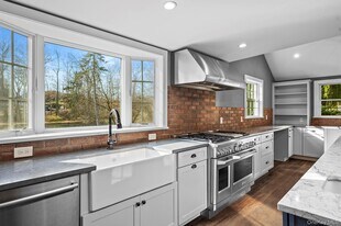 82 Shingle House Rd in Millwood, NY - Building Photo