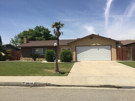 4000 Madrid Ave in Bakersfield, CA - Building Photo