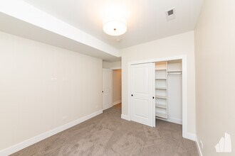 2019 W Ainslie St, Unit 1 in Chicago, IL - Building Photo - Building Photo