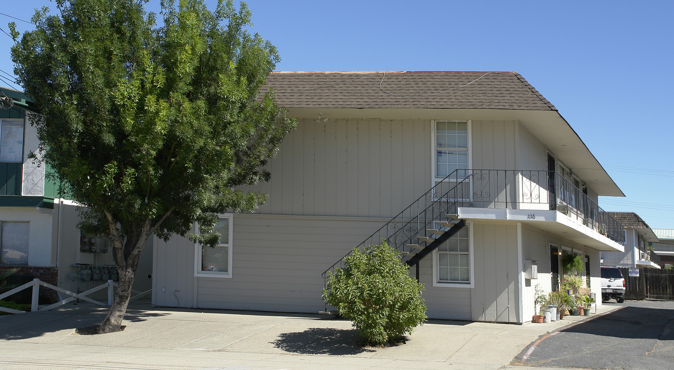 1116 W 5th St in Antioch, CA - Building Photo