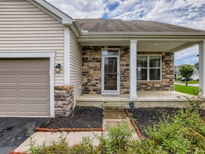 259 Linda Lee Ln in Lewis Center, OH - Building Photo - Building Photo