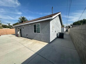 13809 Actina Ave in Bellflower, CA - Foto de edificio - Building Photo