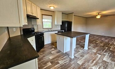 2201 S Anna St in Wichita, KS - Building Photo - Building Photo