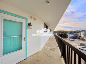 1222 E Ocean View Ave in Norfolk, VA - Foto de edificio - Building Photo