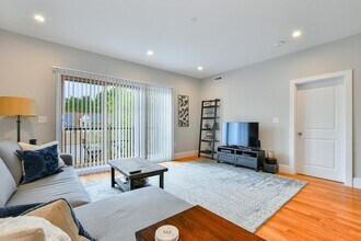 5 McBride St in Boston, MA - Building Photo - Building Photo